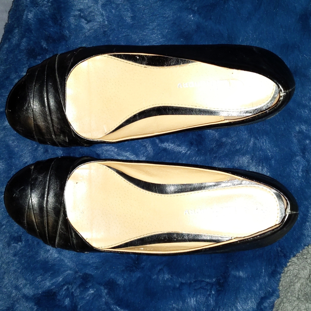 9.5 Black Wedge Flats - CL by Chinese Laundry